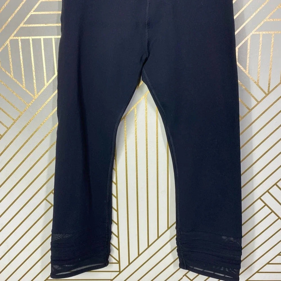 LORNA JANE 000Uniquely Mesh Hem Stripe Cropped Leggings in Black Size US Small - Picture 3 of 9